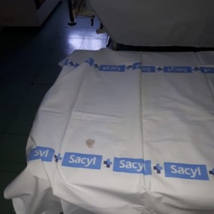 El servicio de lavandería del Complejo Hospitalario de Salamanca: sábanas con manchas y prendas de hospital de Ourense
