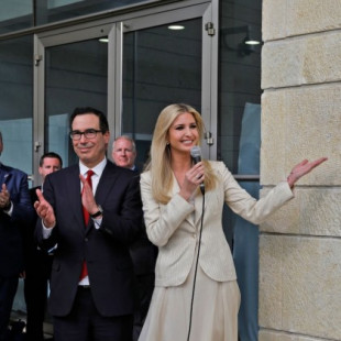 Fanáticos de Dios y del dinero cantan aleluya ante la nueva embajada de EE.UU. en Jerusalén