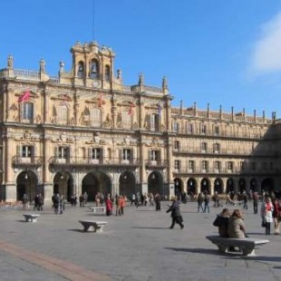 El Ayuntamiento de Salamanca tendrá que retirar la imagen de Franco