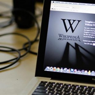 Turquía prohíbe Wikipedia por documentar el apoyo del régimen a ISIS