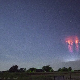 Foto de espectros rojos tomada desde Oklahoma