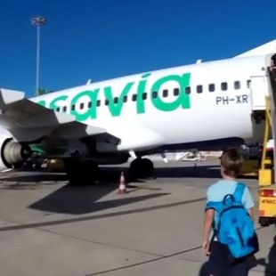 Avión hacia Gran Canaria forzado a aterrizar de emergencia a causa de un pasajero «insoportablemente apestoso» [ENG]