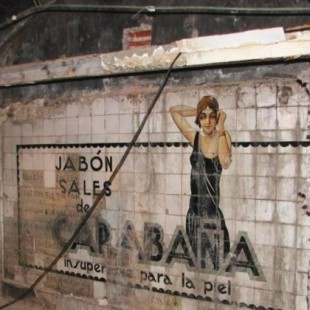 Hallan un anuncio de los años 20 en unas obras en el Metro de Madrid