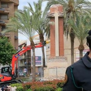 El PP se querellará contra la alcaldesa de Vall d'Uixó por delito de odio al derribar la cruz de los caídos franquista