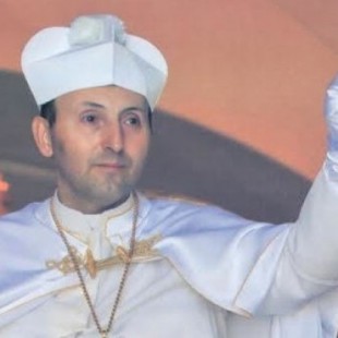 El ex papa de El Palmar, apuñalado al colarse encapuchado en la basílica con su esposa