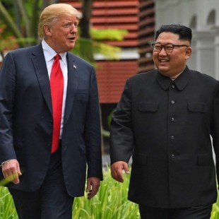 Trump sobre Kim Jong-un: "él habla y su gente se pone firme y atiende, yo quiero que la mía haga lo mismo"[IN]