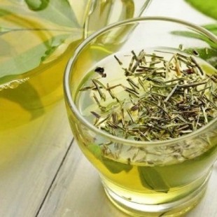 Una molécula del té verde reduce la acumulación de placa en las arterias