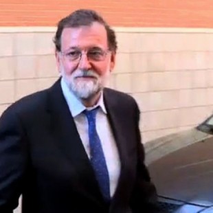 Rajoy llega 50 minutos tarde a su primer día de trabajo
