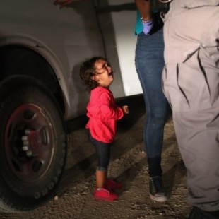 Trump rectifica y pondrá fin a la separación de familias migrantes en la frontera