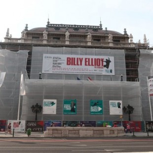 La Ópera Nacional de Hungría suspende el musical 'Billy Elliot' por "convertir" a los niños en gays