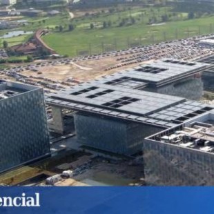 Telefónica debate vender su millonaria red de fibra óptica para recuperarse en bolsa