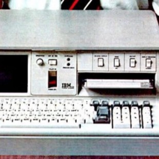 El anuncio de 1977 del primer ordenador IBM transportable: «pesa 22 kilos na más»