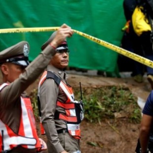 Comienza el rescate en la cueva tailandesa para liberar a los 12 niños atrapados y su entrenador [ING]