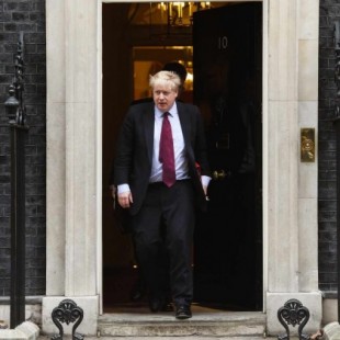 El ministro de Exteriores del Reino Unido dimite como protesta ante un ‘Brexit blando’