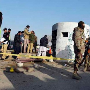 128 muertos en un atentado contra un acto electoral en Pakistán