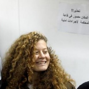 En libertad tras ocho meses en prisión Ahed Tamimi, la joven palestina detenida por abofetear a dos soldados israelíes