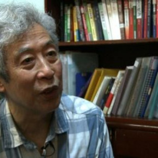 Desaparece intelectual chino tras ser interrumpido durante entrevista en directo