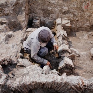 Arqueólogos hallan un tesoro de hace casi tres mil años en Kazajistán