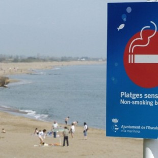 La cruzada anti tabaco se expande entre las playas