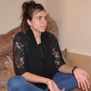 Esclava sexual kurda que escapó del ISIS huye de Alemania tras encontrarse con uno de sus secuestradores [EN]