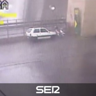Una cámara de seguridad muestra el momento en el que se derrumbó el viaducto de Génova