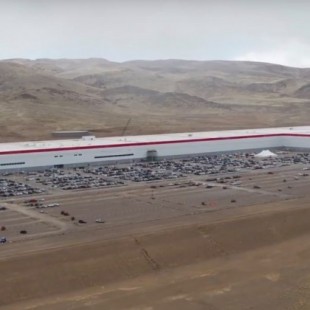 Tesla comienza a construir, en el techo de su fábrica, la planta solar sobre tejado más grande del planeta