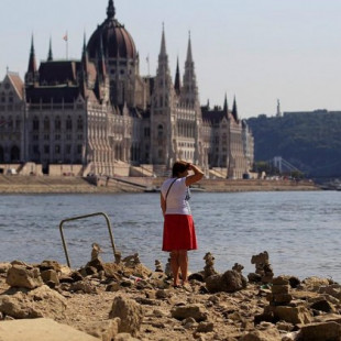 El seco Danubio deja barcos varados y descubre tesoros ocultos