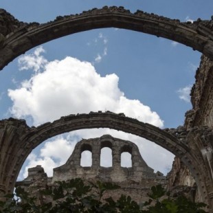 Una joya fragmentada: el monasterio de Pelayos de la Presa