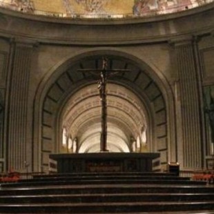 El Gobierno aprueba el decreto para sacar a Franco del mausoleo del Valle de los Caídos