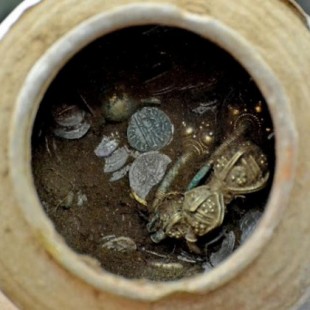 Un cuenco de barro con cientos de monedas de plata y oro ha sido encontrado en Bulgaria en la fortaleza de Kaliakra