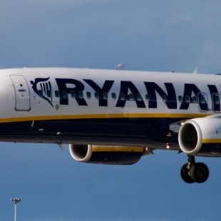 Ryanair firma el primer convenio colectivo de su historia tras un verano de huelgas