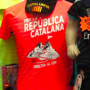 Una empresa de Murcia comercializa copias de la camiseta de la ANC para el 11 de septiembre