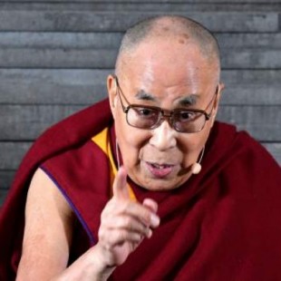 El Dalai Lama admite por primera vez que conocía los abusos sexuales de maestros budistas "desde los noventa"