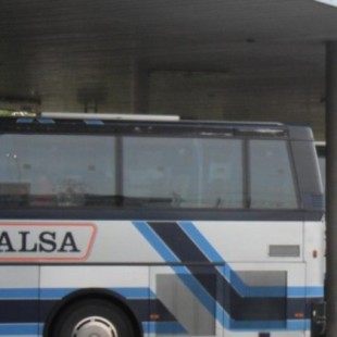 El aplomo y la habilidad de una pasajera evitan un grave accidente de otro autobús Alsa