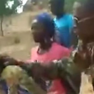 "Anatomía de un asesinato": la BBC resuelve una matanza en Camerún a partir de un vídeo viral