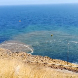 Entre la indignación y la pena: Santa Cruz observa atónita un descomunal vertido de Emmasa en la zona de La Hondura