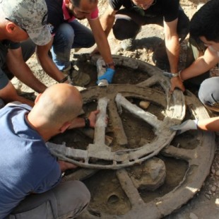 Impresionante descubrimiento arqueológico en Montemayor: hallan un carro de guerra íbero