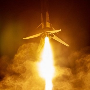 El primer aterrizaje de un Falcon 9 en California (lanzamiento del satélite argentino SAOCOM 1A)