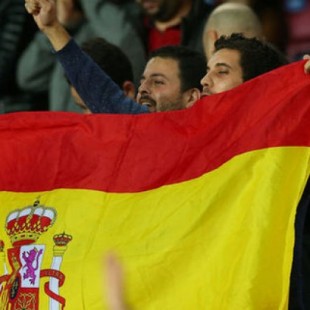 Juzgan en Marruecos a cuatro jóvenes por ondear la bandera de España en un partido