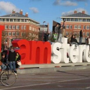 Quieren retirar el mítico letrero 'I Amsterdam' por ser "individualista" y una atracción al turismo masivo
