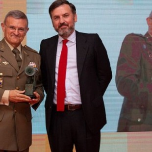 El Ejército invoca  autorización del Gobierno para justificar la presencia del teniente general en premio de Hazte Oír