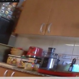 'Pinches' que cocinan a cambio de alojamiento: Chicote se cuela en la cocina de la dueña de un catering ilegal