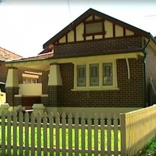 Australia: Un hombre finge que una casa vacía es suya, la alquila y se convierte en dueño oficial (derechos del ocupa)