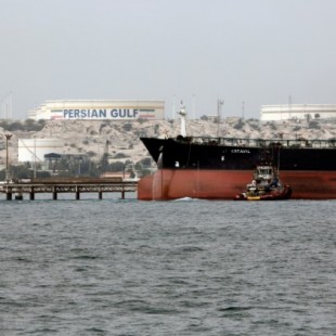 Los buques iraníes desaparecen del radar para seguir vendiendo petróleo