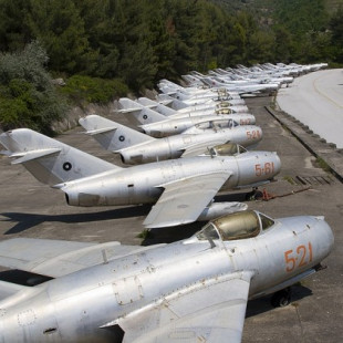 Base aérea albanesa abandonada [ENG]