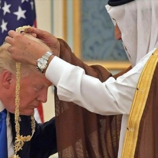 Congresista llama a Trump a dejar de ser la p**a de Arabia Saudí