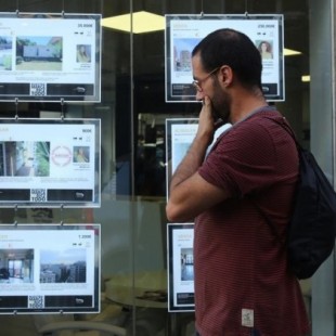 Los jóvenes españoles ya no pueden ni comprar ni alquilar viviendas