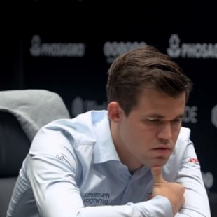Magnus Carlsen mantiene el titulo de campeón del mundo de ajedrez