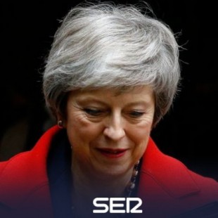 El Parlamento británico saca adelante la moción que acusa de desacato al Gobierno de May