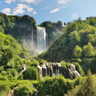 Marmore, la cascada artificial más alta del mundo, creada por los romanos en el año 271 a.C